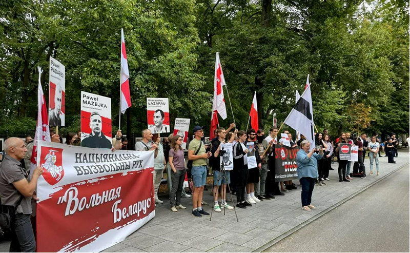 Пікет каля Канцэлярыі прэм’ера Польшчы Белсат